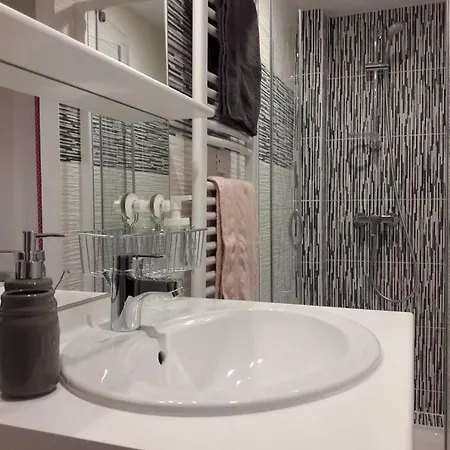 Familiale Jusqu'a 4 Personnes 5mn A Pied Du Centre Apartment